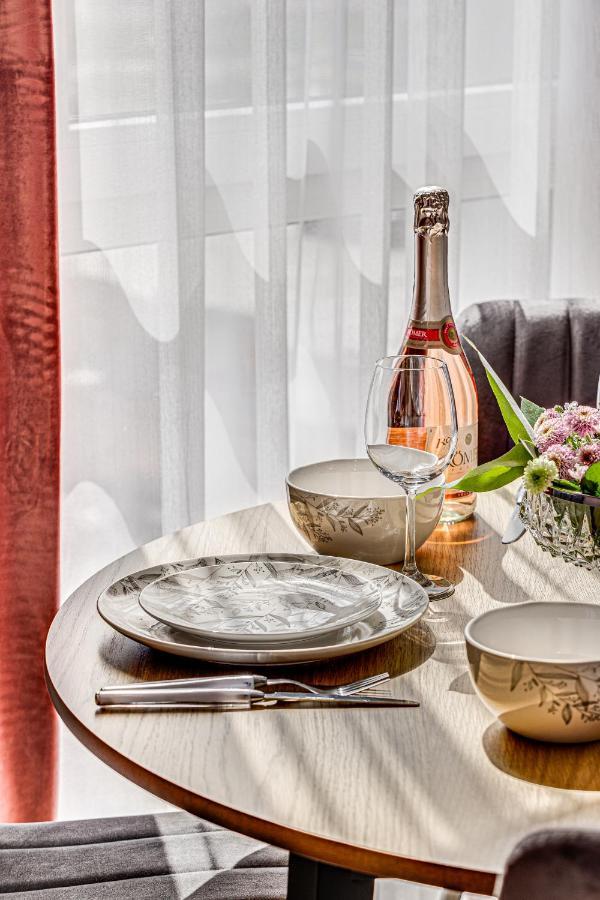 Elegant Apartment Near Afi & Atrium Mall Arad Extérieur photo