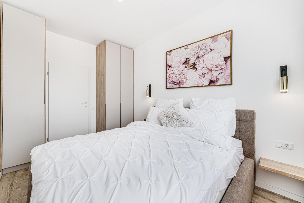 Elegant Apartment Near Afi & Atrium Mall Arad Extérieur photo