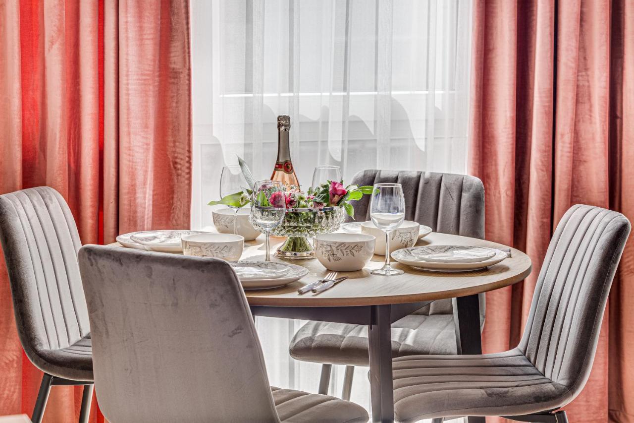 Elegant Apartment Near Afi & Atrium Mall Arad Extérieur photo