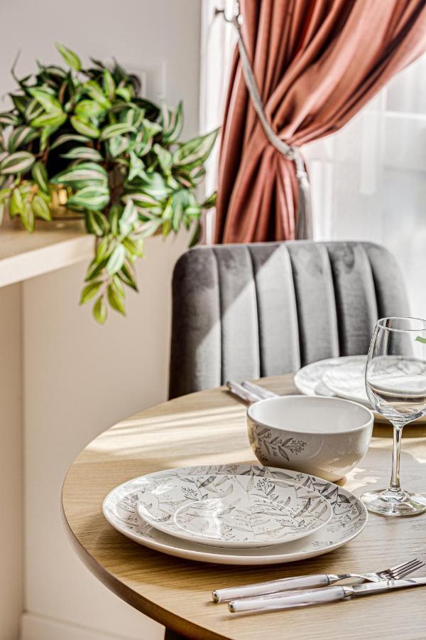 Elegant Apartment Near Afi & Atrium Mall Arad Extérieur photo