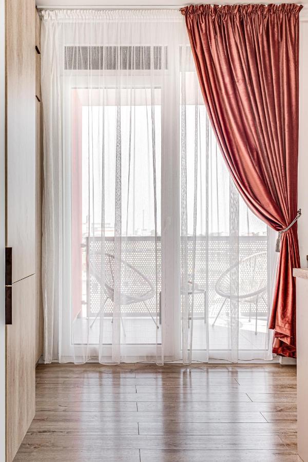 Elegant Apartment Near Afi & Atrium Mall Arad Extérieur photo