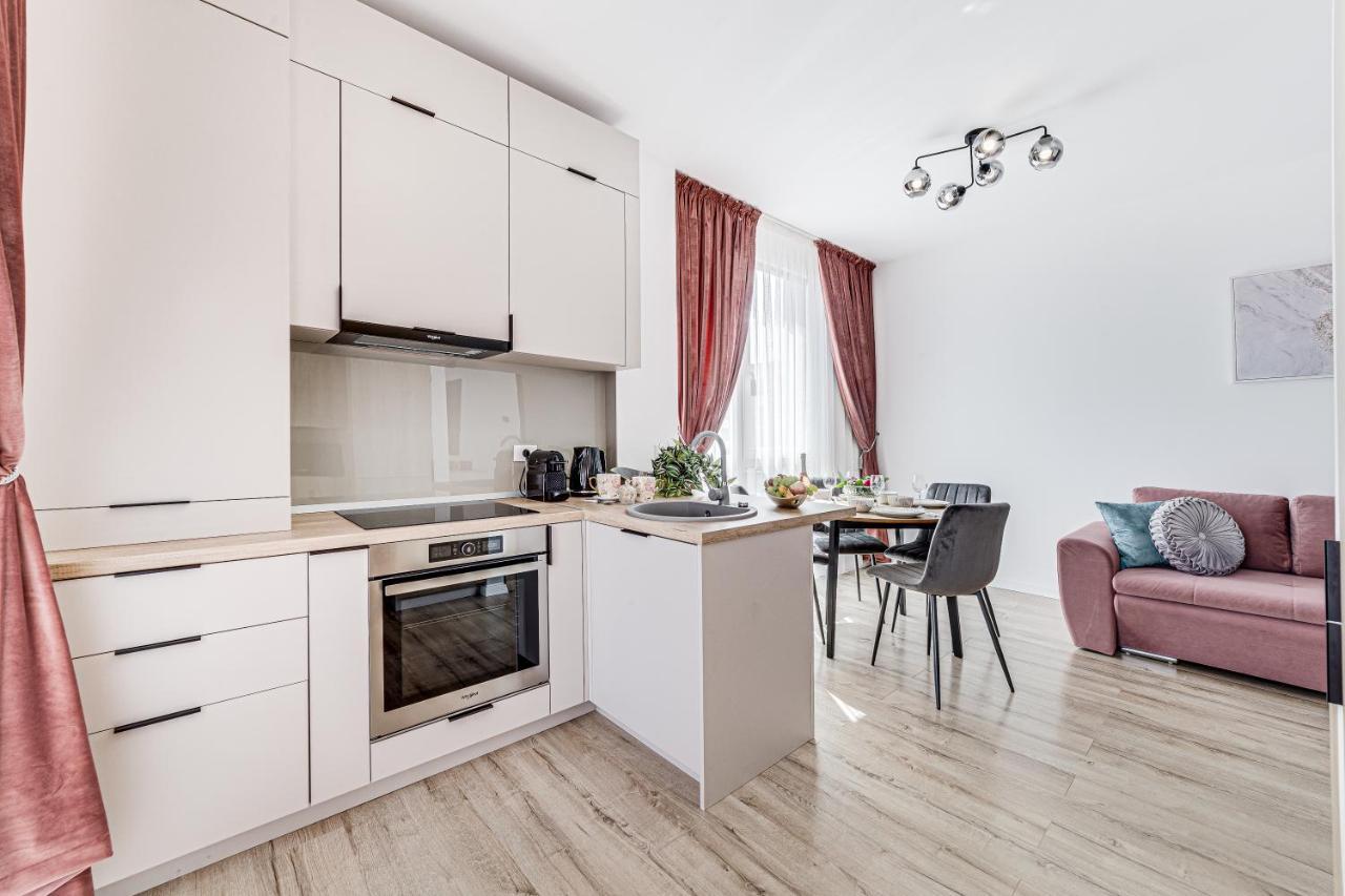 Elegant Apartment Near Afi & Atrium Mall Arad Extérieur photo