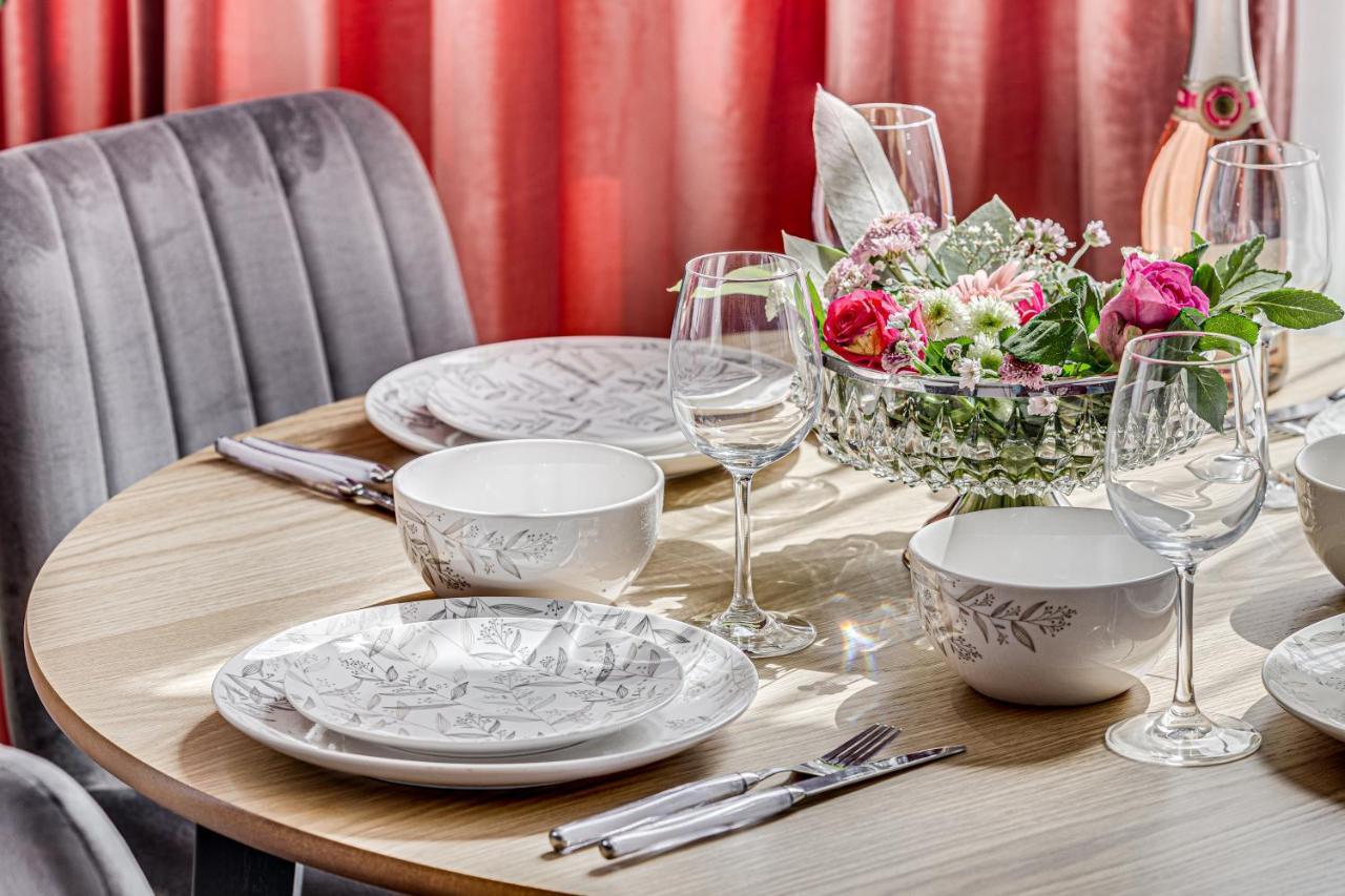 Elegant Apartment Near Afi & Atrium Mall Arad Extérieur photo